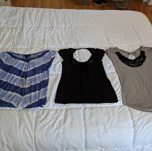 Women's lot of 3 Tops shirts size XS